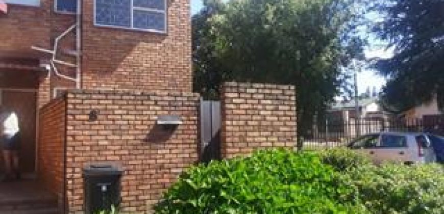 Beautiful Duplex Townhouse in Van Riebeeck