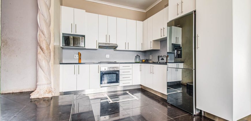 GOOD NEWS TO INVESTORS / BIG FAMILY!!! HOUSE WITH 2 OUTSIDE ROOMS