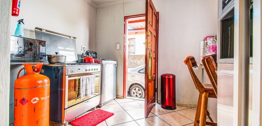 Spacious 3 Bedroom House for Sale in Clayville