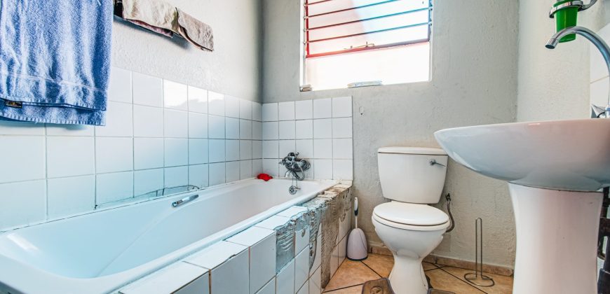 Spacious 3 Bedroom House for Sale in Clayville