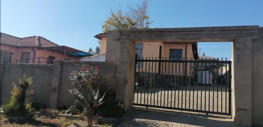 A 3 bedroom house with 3 rental rooms for sale in Clayville