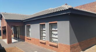 3 Bedroom House in Parklands Estates