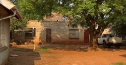 Nestled in a tranquil neighborhood of Clayville, Olifantsfontein. This charming home present an inviting retreat for those seeking comfort and convenience
