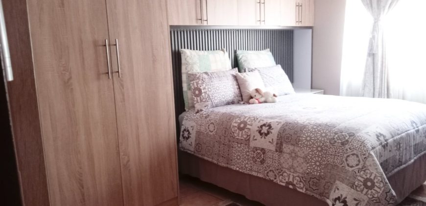 BEAUTEOUS 3 BEDROOM HOUSE 2 BATHROOM