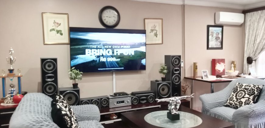 BEAUTEOUS 3 BEDROOM HOUSE 2 BATHROOM