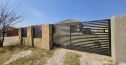 3-bedroom house in a gated community. Why pay someone’s bond?!!