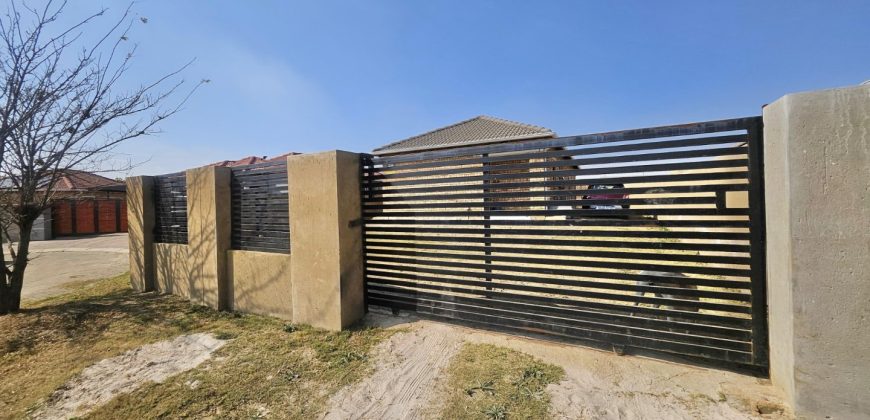 3-bedroom house in a gated community. Why pay someone’s bond?!!