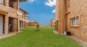 2 BEAUTIFUL 2 BEDROOM APARTMENT ON GROUND FLOOR