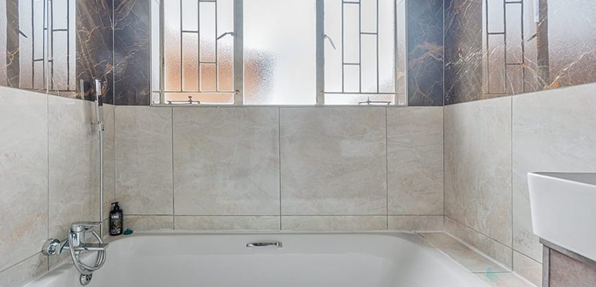 2 BEAUTIFUL 2 BEDROOM APARTMENT ON GROUND FLOOR