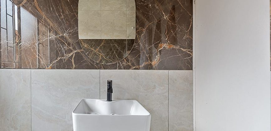 2 BEAUTIFUL 2 BEDROOM APARTMENT ON GROUND FLOOR