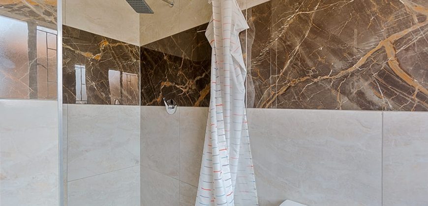 2 BEAUTIFUL 2 BEDROOM APARTMENT ON GROUND FLOOR