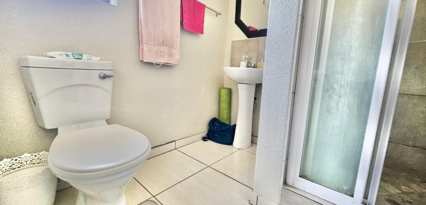 3-bedroom house in a gated community. Why pay someone’s bond?!!