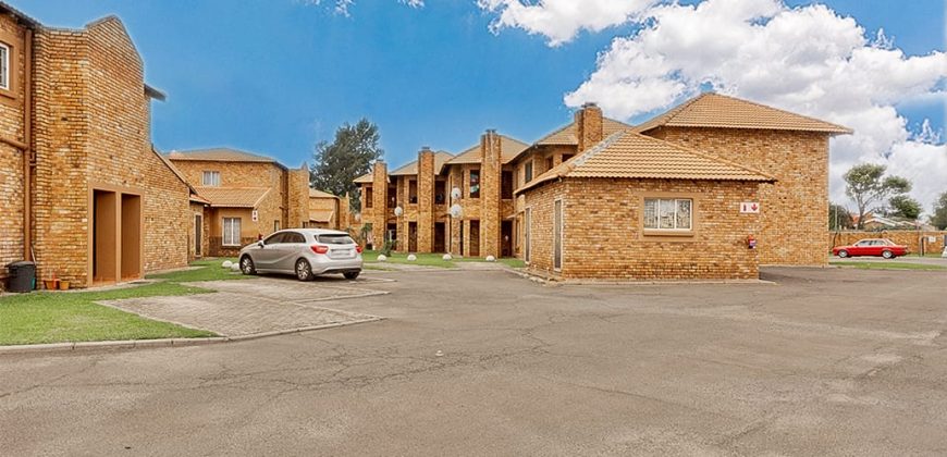 2 BEAUTIFUL 2 BEDROOM APARTMENT ON GROUND FLOOR