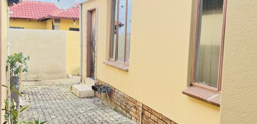 FAMILY PERFECT HOUSE GENERATING AN EXTRA INCOME