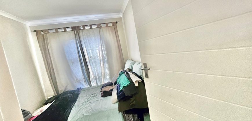 3-bedroom house in a gated community. Why pay someone’s bond?!!