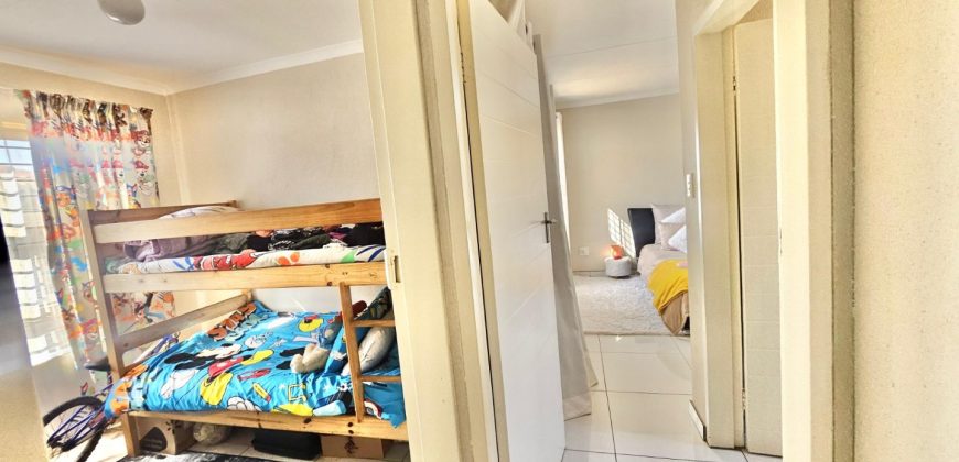 3-bedroom house in a gated community. Why pay someone’s bond?!!