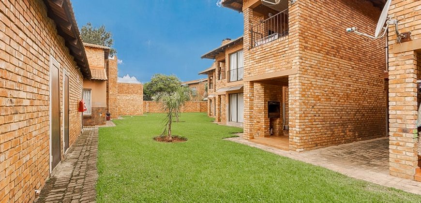 2 BEAUTIFUL 2 BEDROOM APARTMENT ON GROUND FLOOR