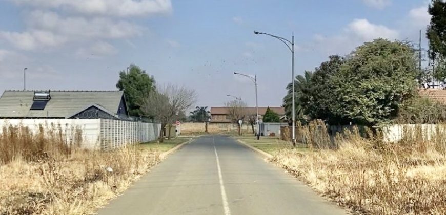 Once in a lifetime opportunity to build your dream home!