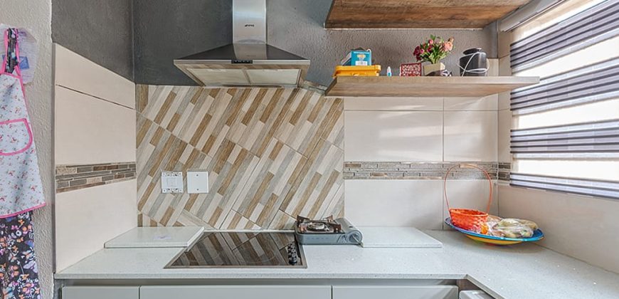 2 BEAUTIFUL 2 BEDROOM APARTMENT ON GROUND FLOOR