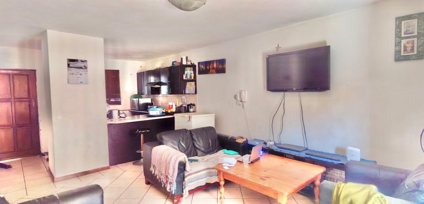 Ground Floor Unit in Exclusive Complex!