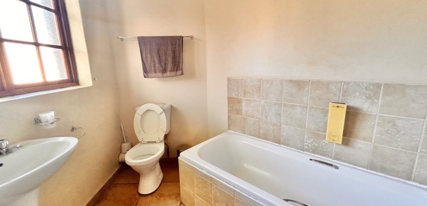 Stunning 4-Bedroom Family Home with Pool & Business Potential – Prime Location!