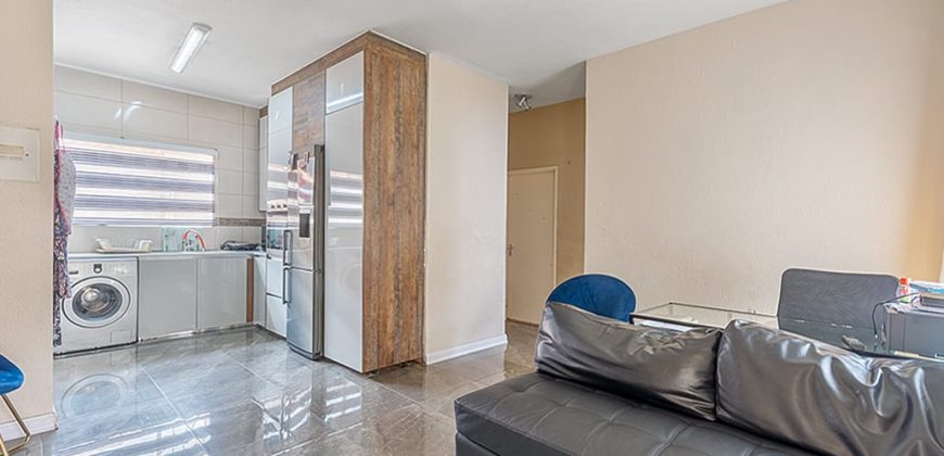 2 BEAUTIFUL 2 BEDROOM APARTMENT ON GROUND FLOOR